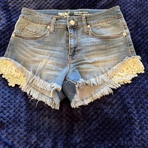 Shorts with Lacey bottom